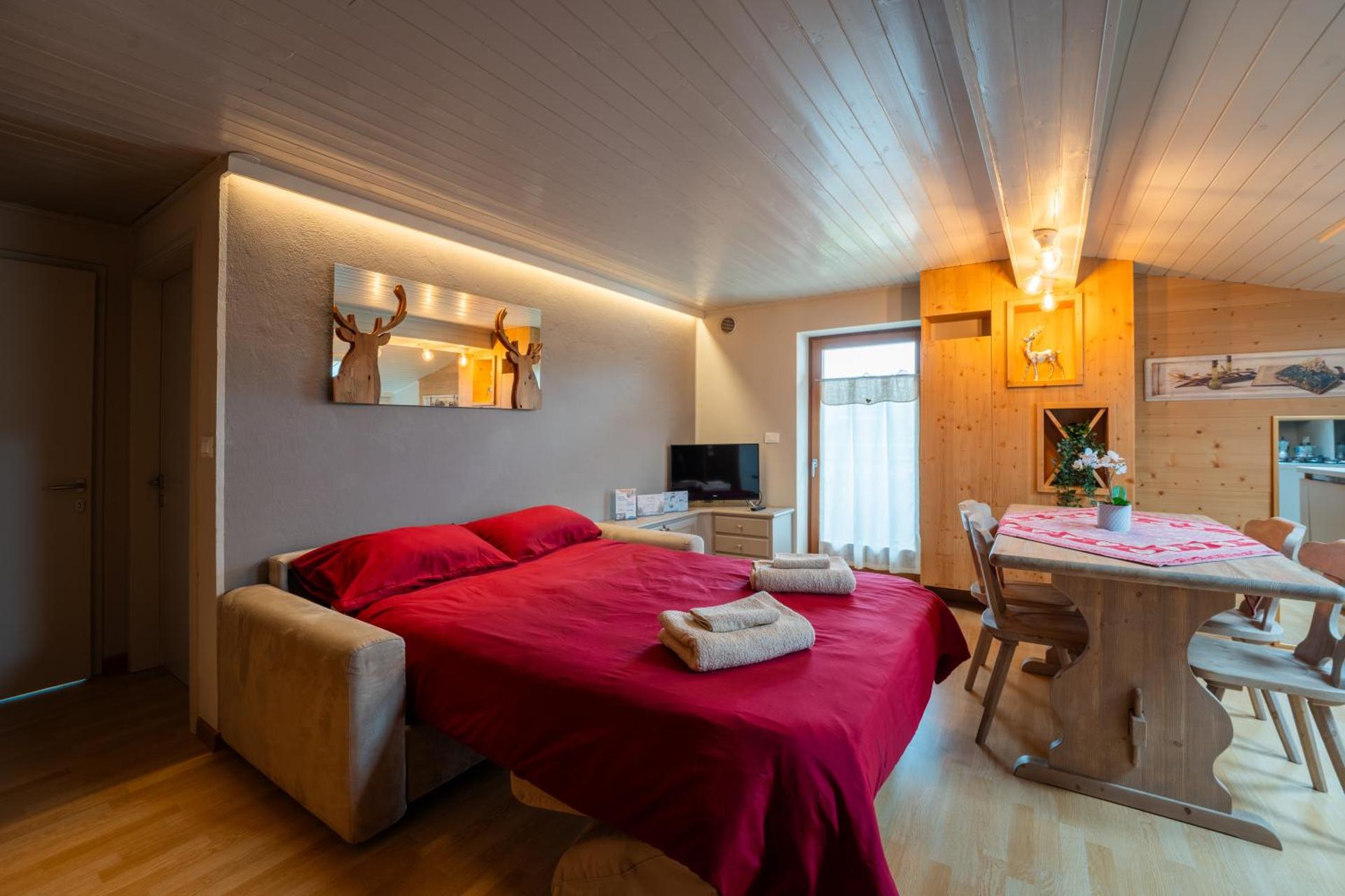 Communal lounge/ TV room