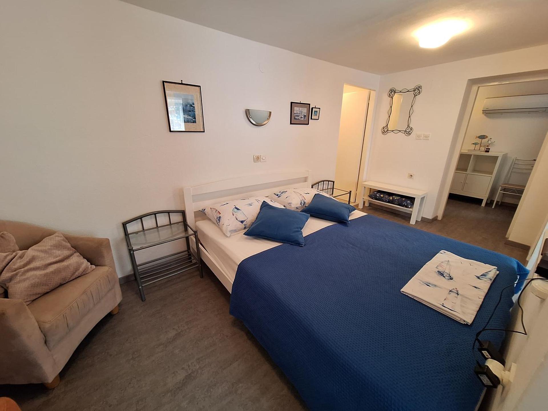 Apartment with terace