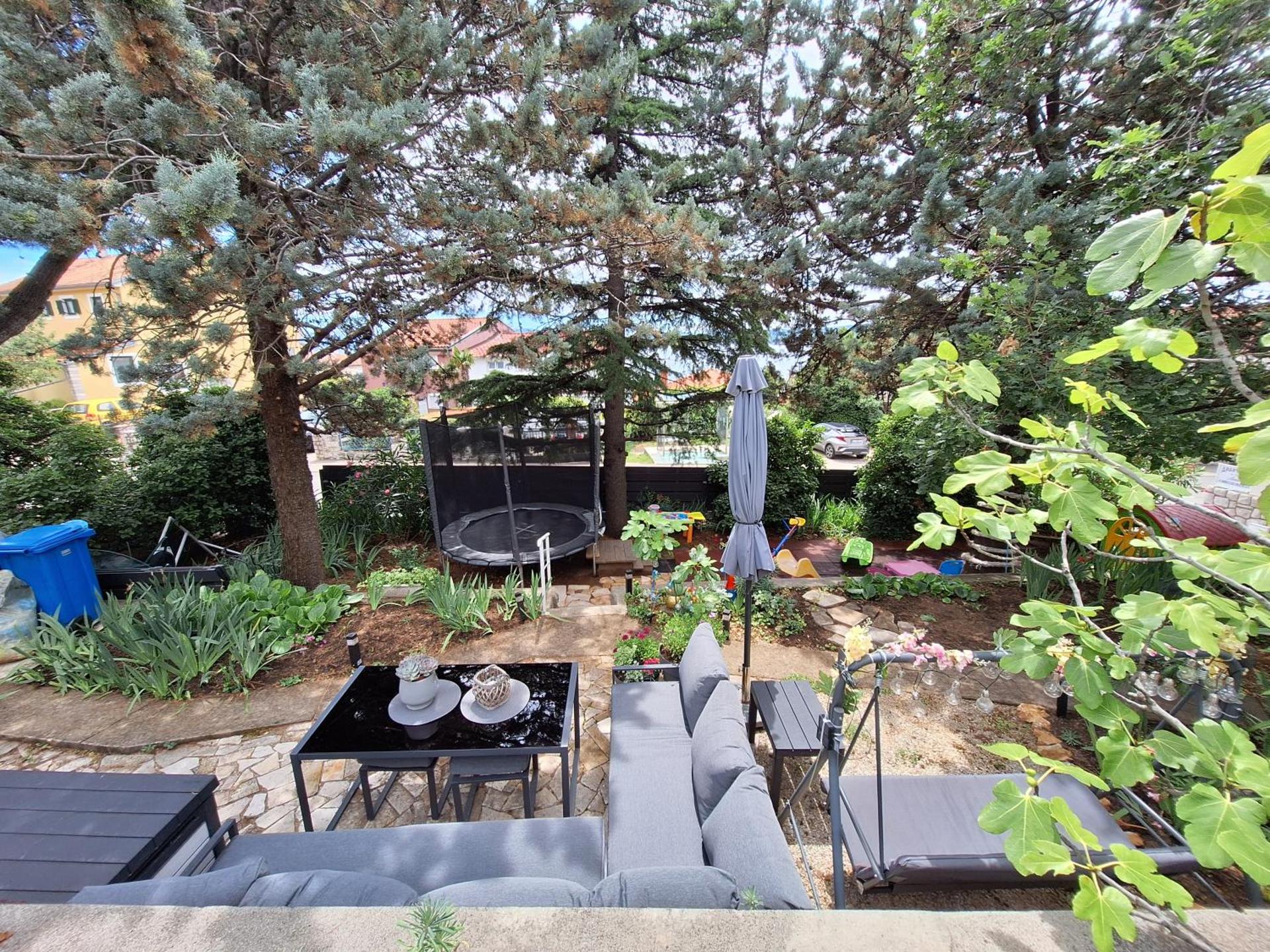 Apartment with terace