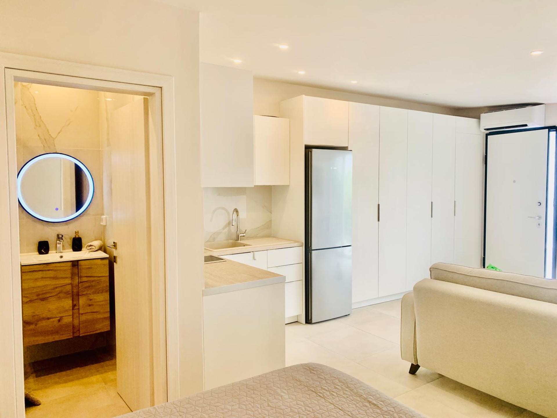 Thelfi Luxury studio in Attica - close to varkiza beach - Sea view