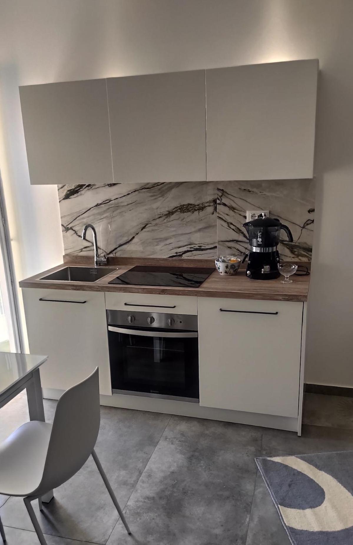 Kitchen or kitchenette