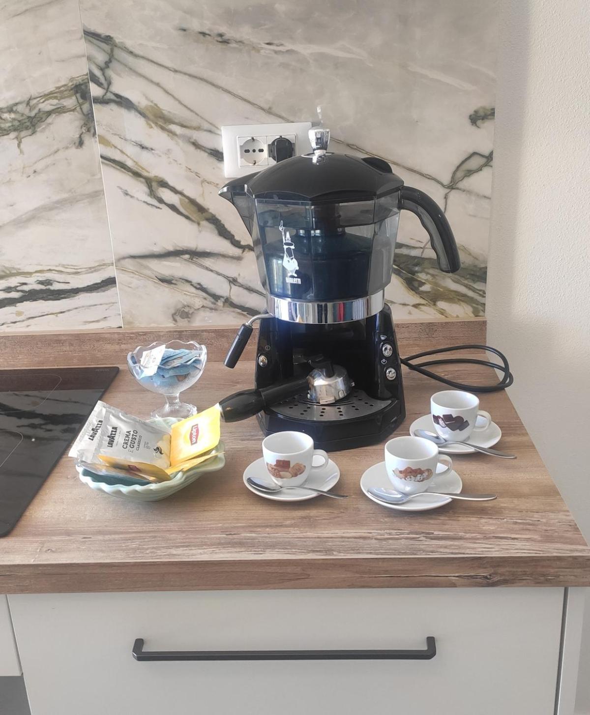 Coffee/tea facilities