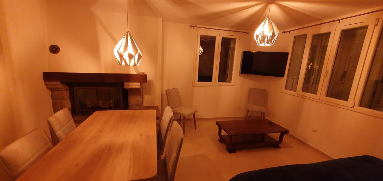 La Tiniera à Lucéram - Maison rénovée 2023- Terrasse - Wifi - Village des crèches