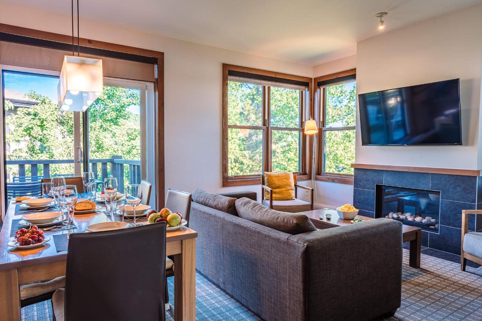 Lakefront, Mountain View - 2 Bds Superior Resort Suite