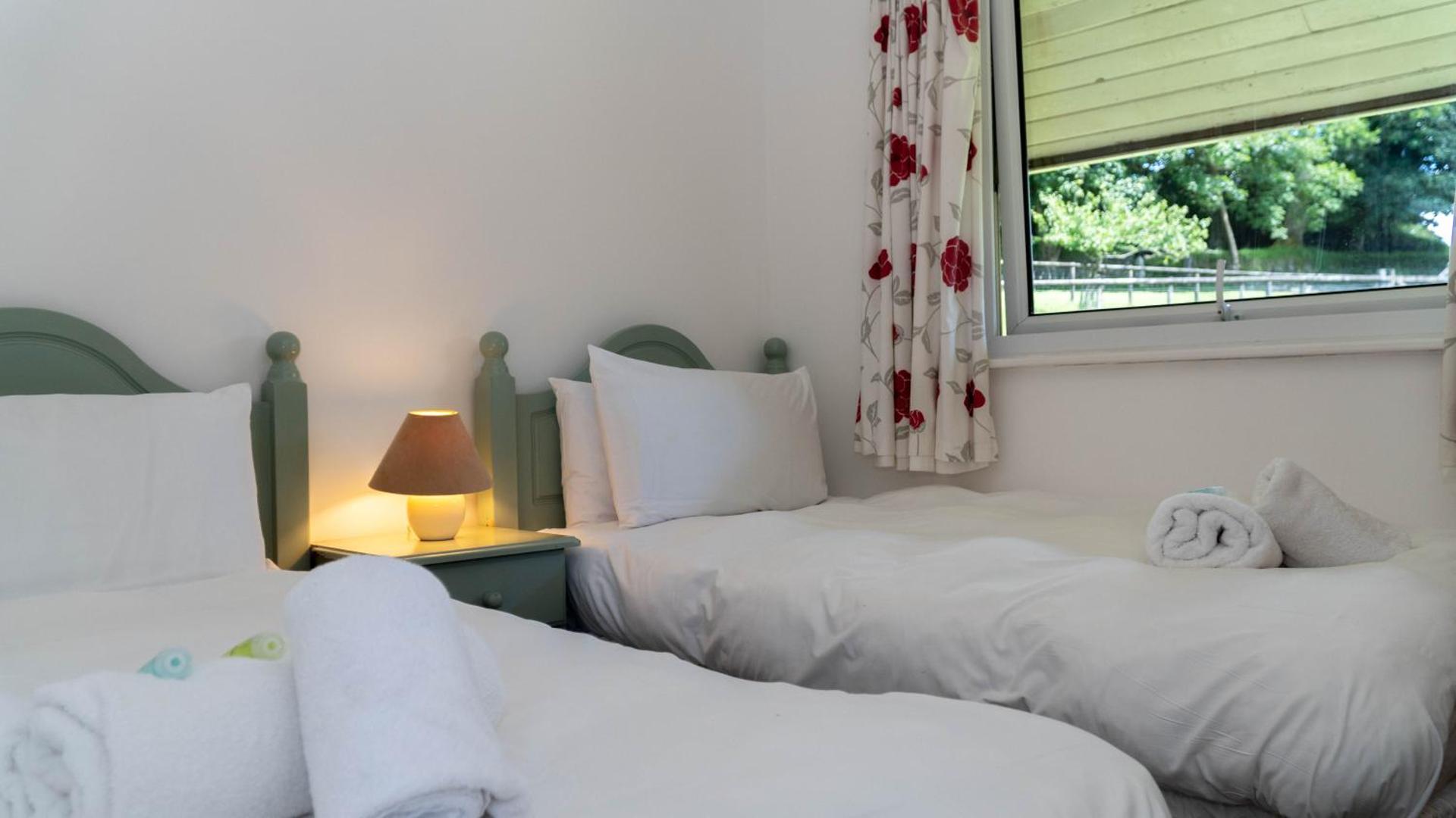 Ta Mill Cottages & Lodges - Meadowview Chalet 2