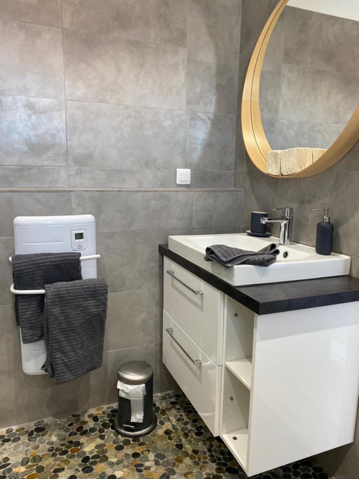 Appartement cosy Le Bohème, à 300m des plages et animaux acceptés 2eme étage