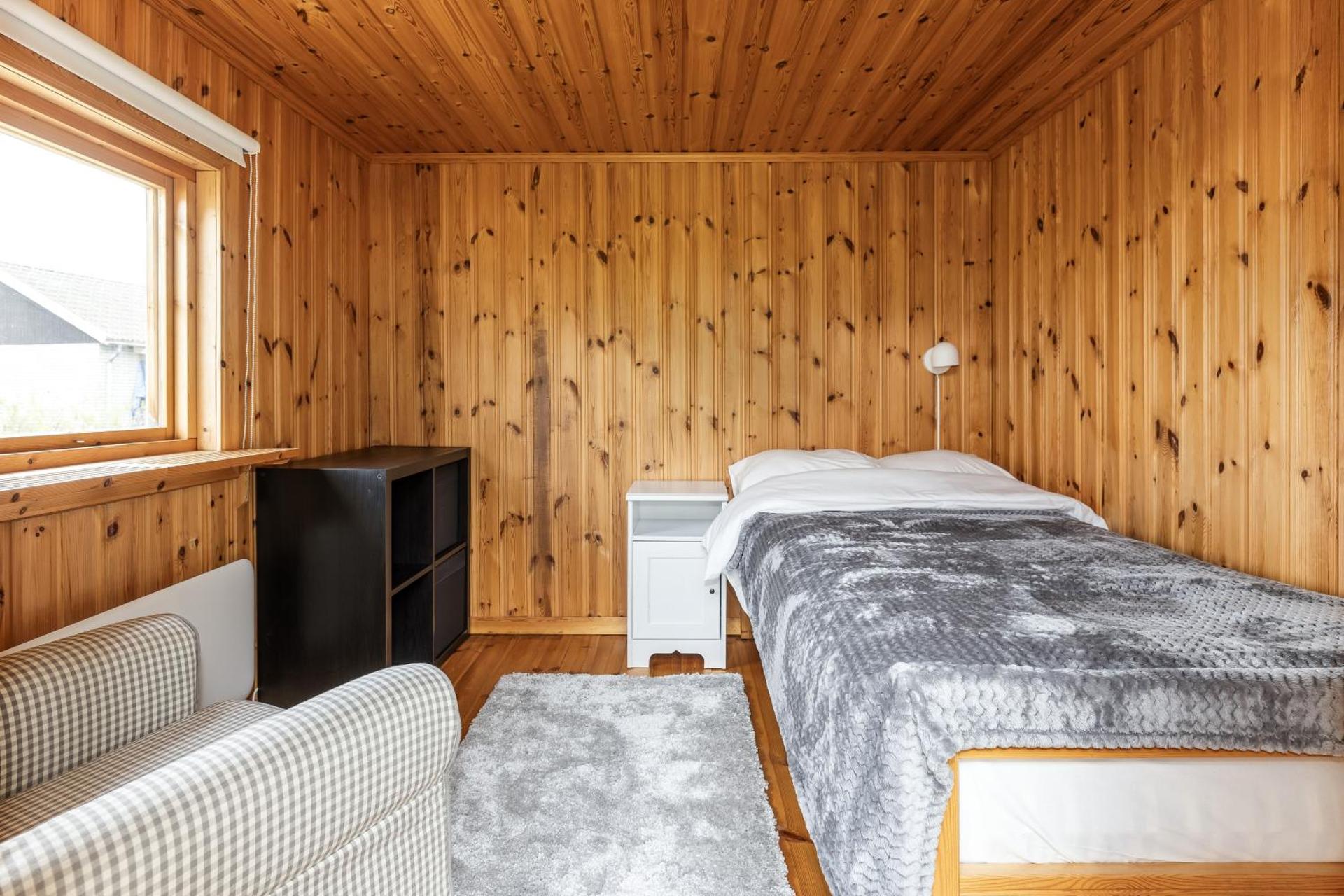 Relaxing Family Home Near The Lake