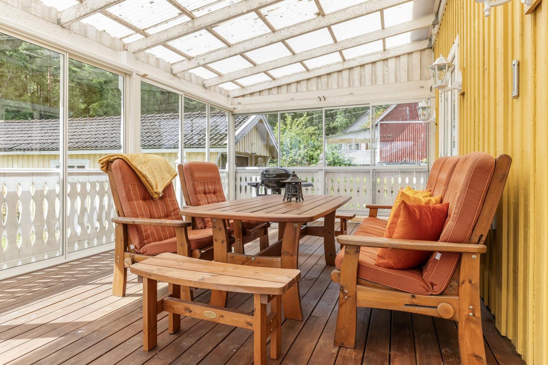 Relaxing Family Home Near The Lake