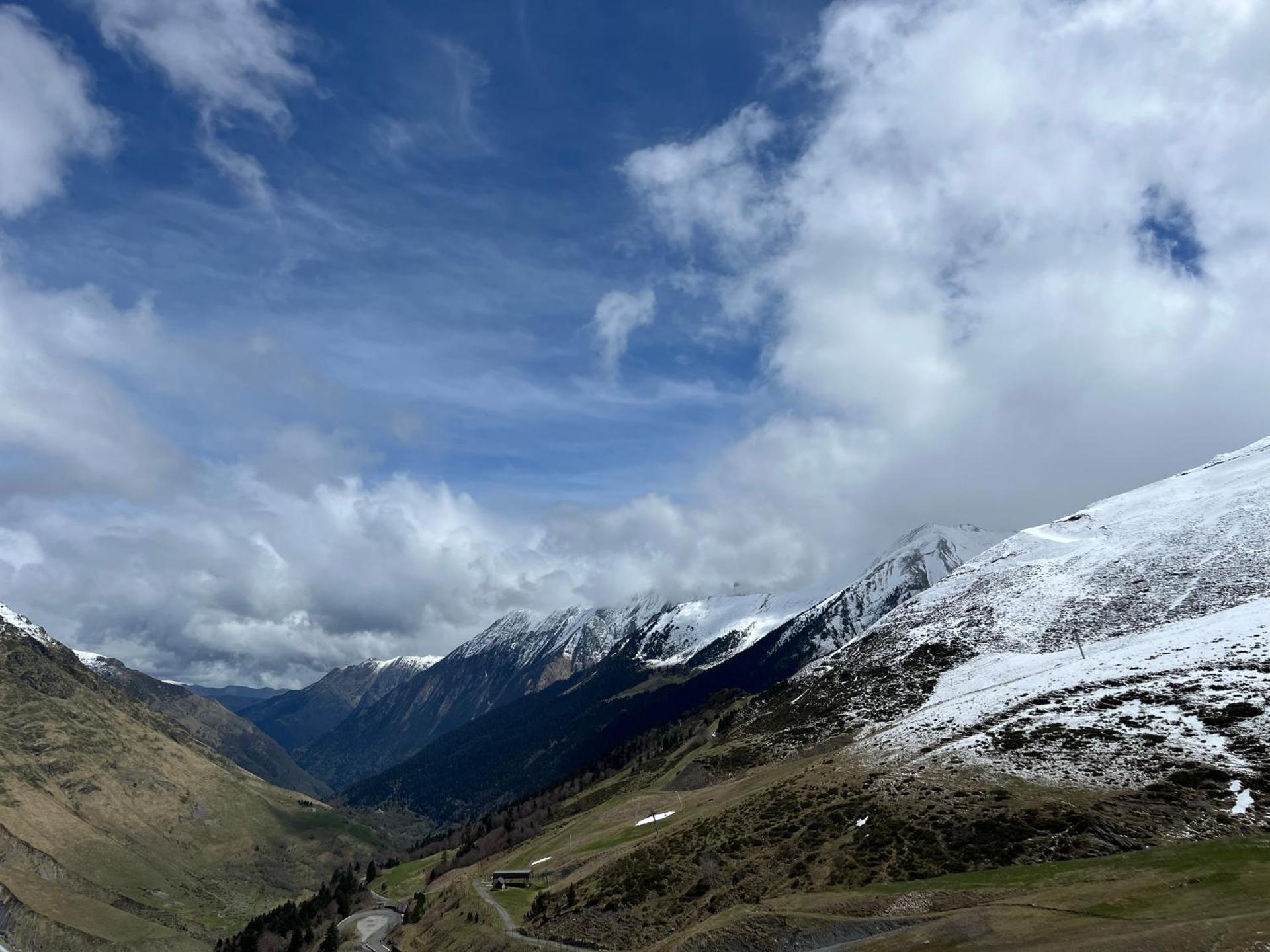 Ski Piau Engaly, plein sud avec vue sur les pistes à 50 m, cœur de station