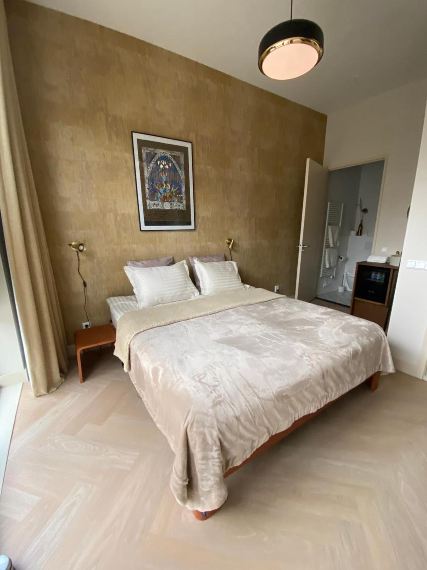Gorgeous room near Haarlem Station, city center