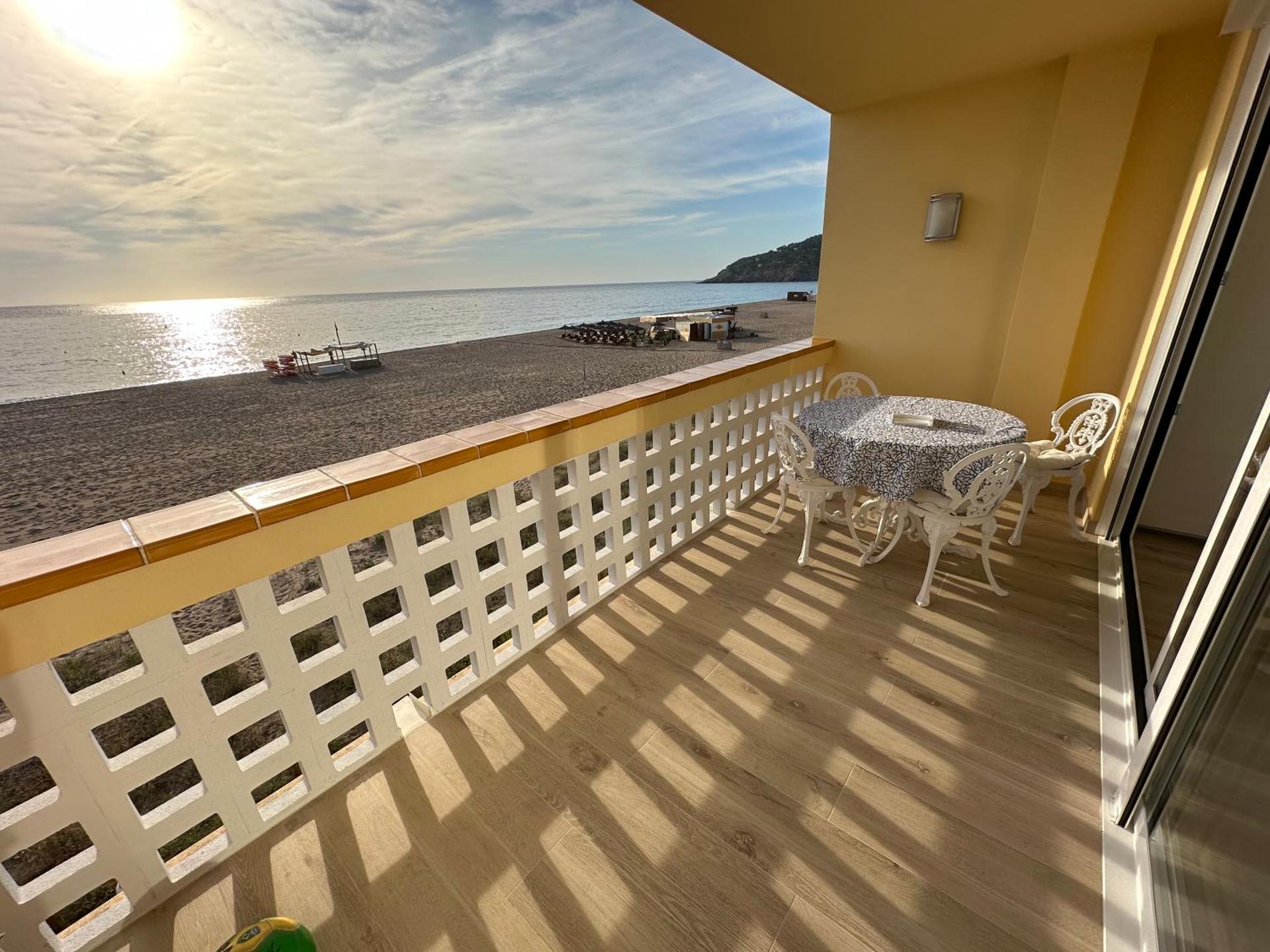 Pals primera Linea de Mar