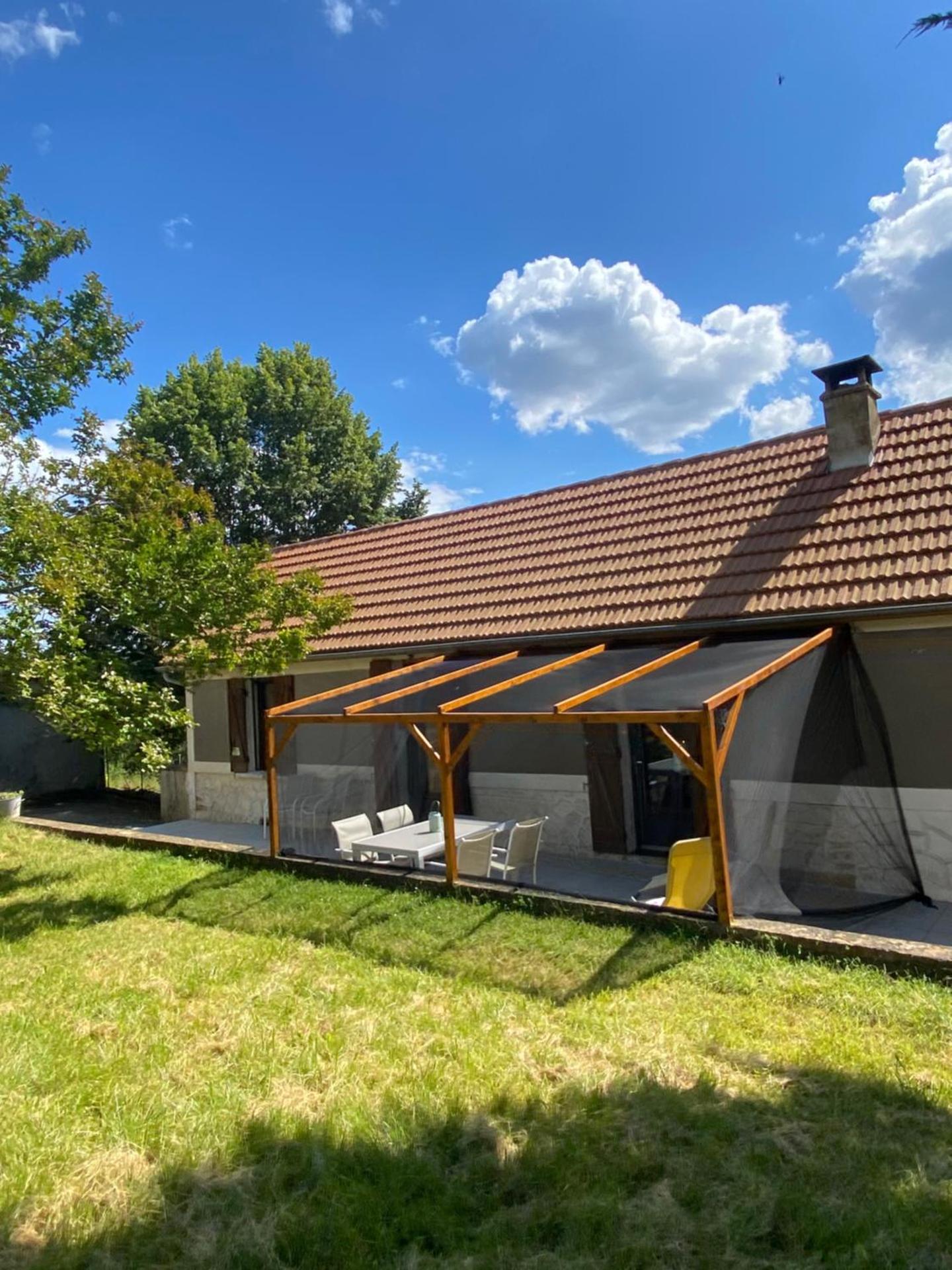 Au lilas rose Maison entre campagne et village