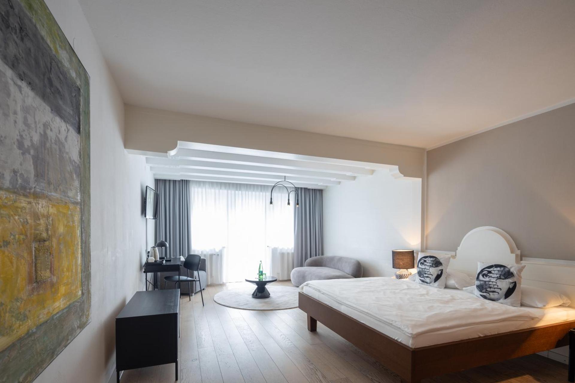 Photo of the whole room