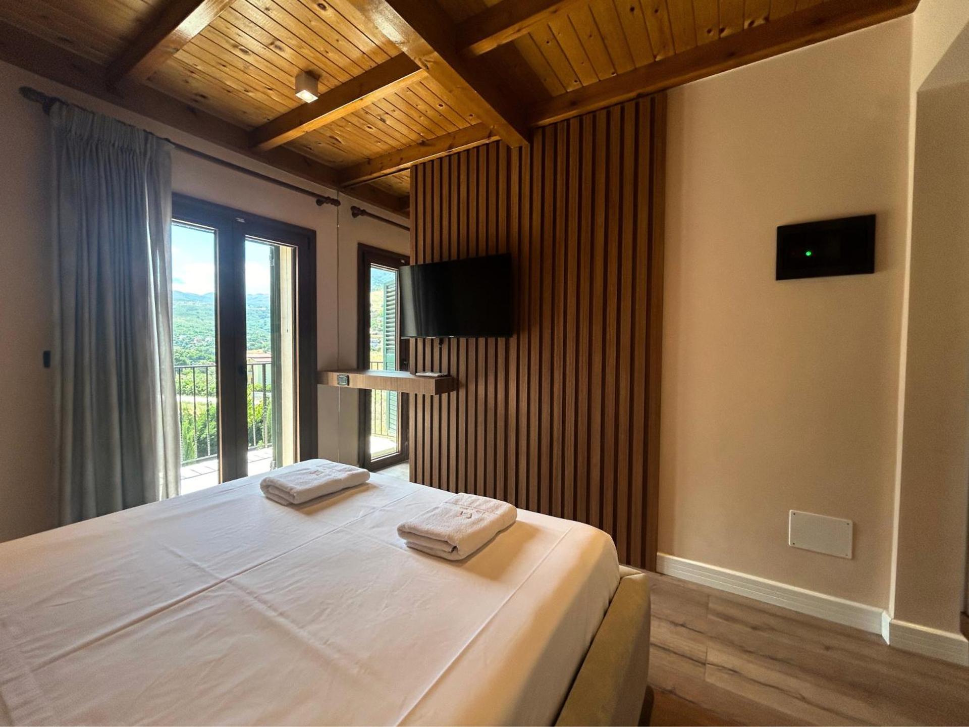 Double Room with Mountain View