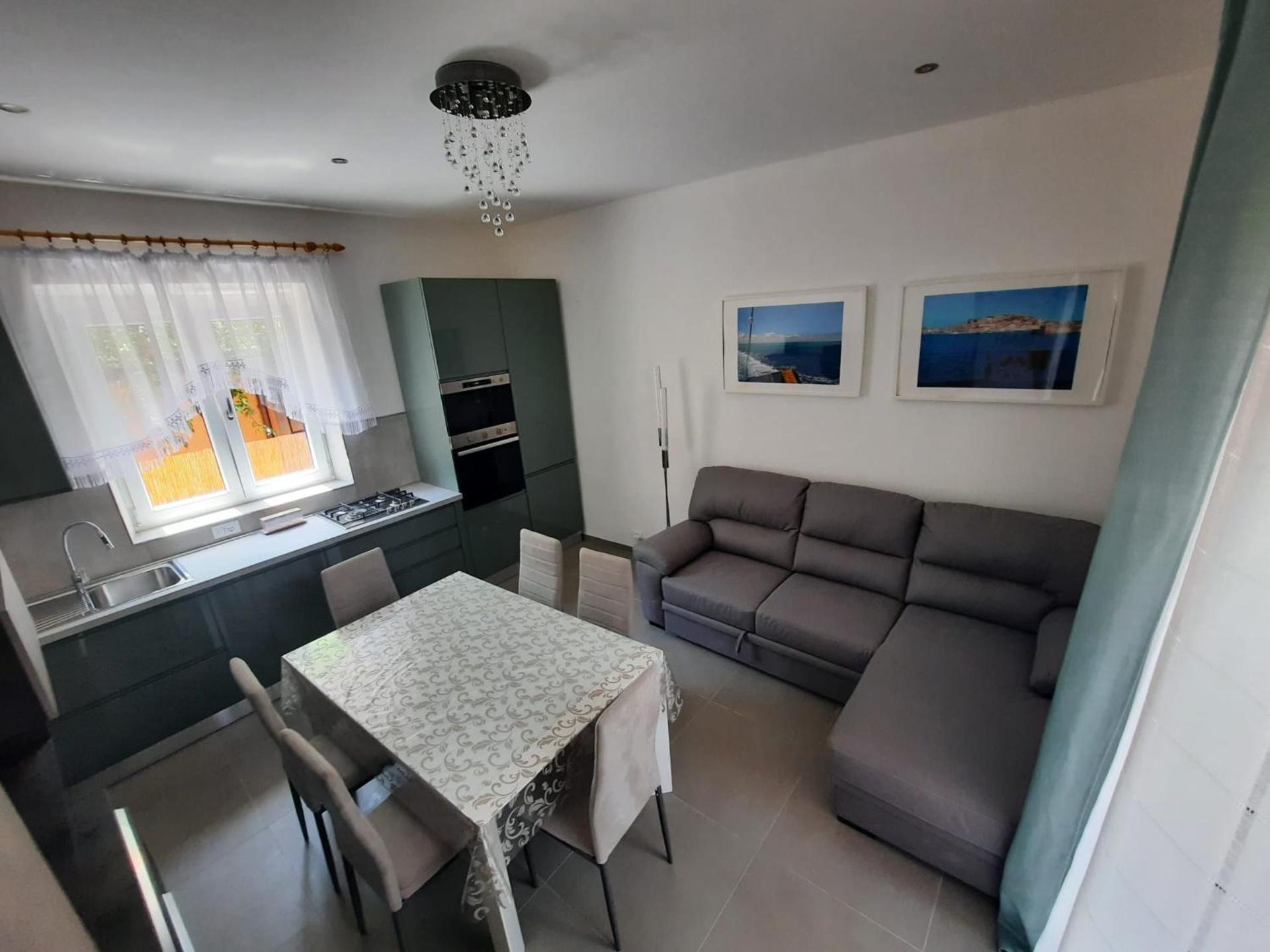 Villa rosa nel cuore di Porto Azzurro