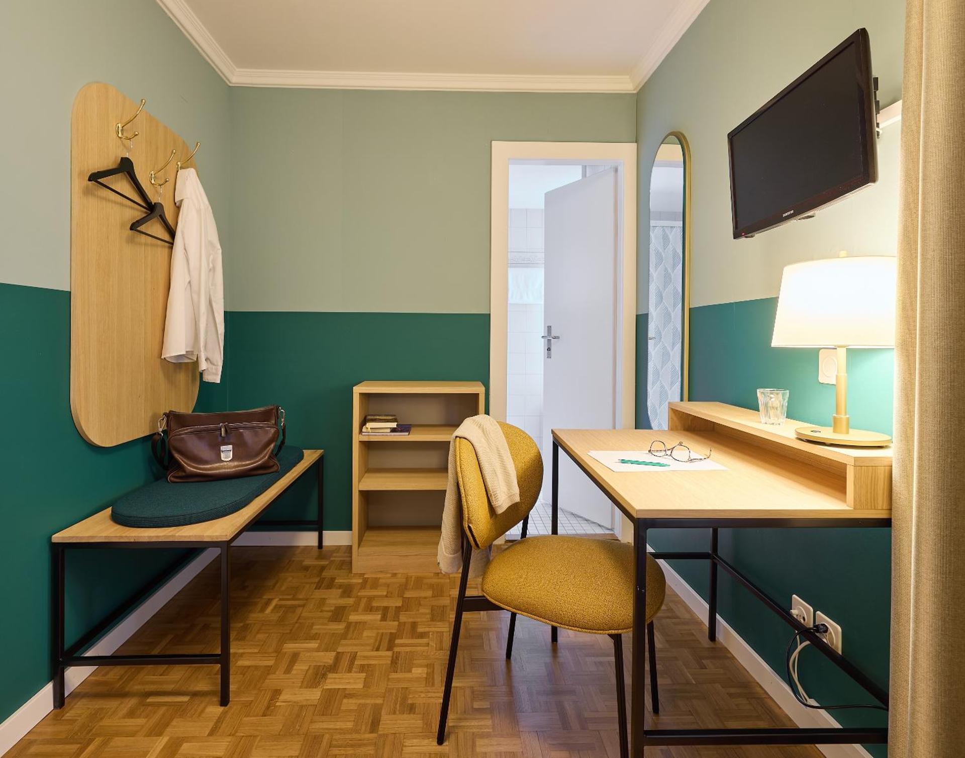 Photo of the whole room