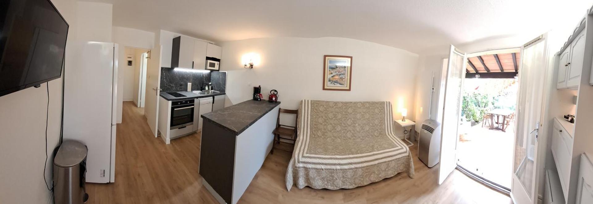 Photo of the whole room