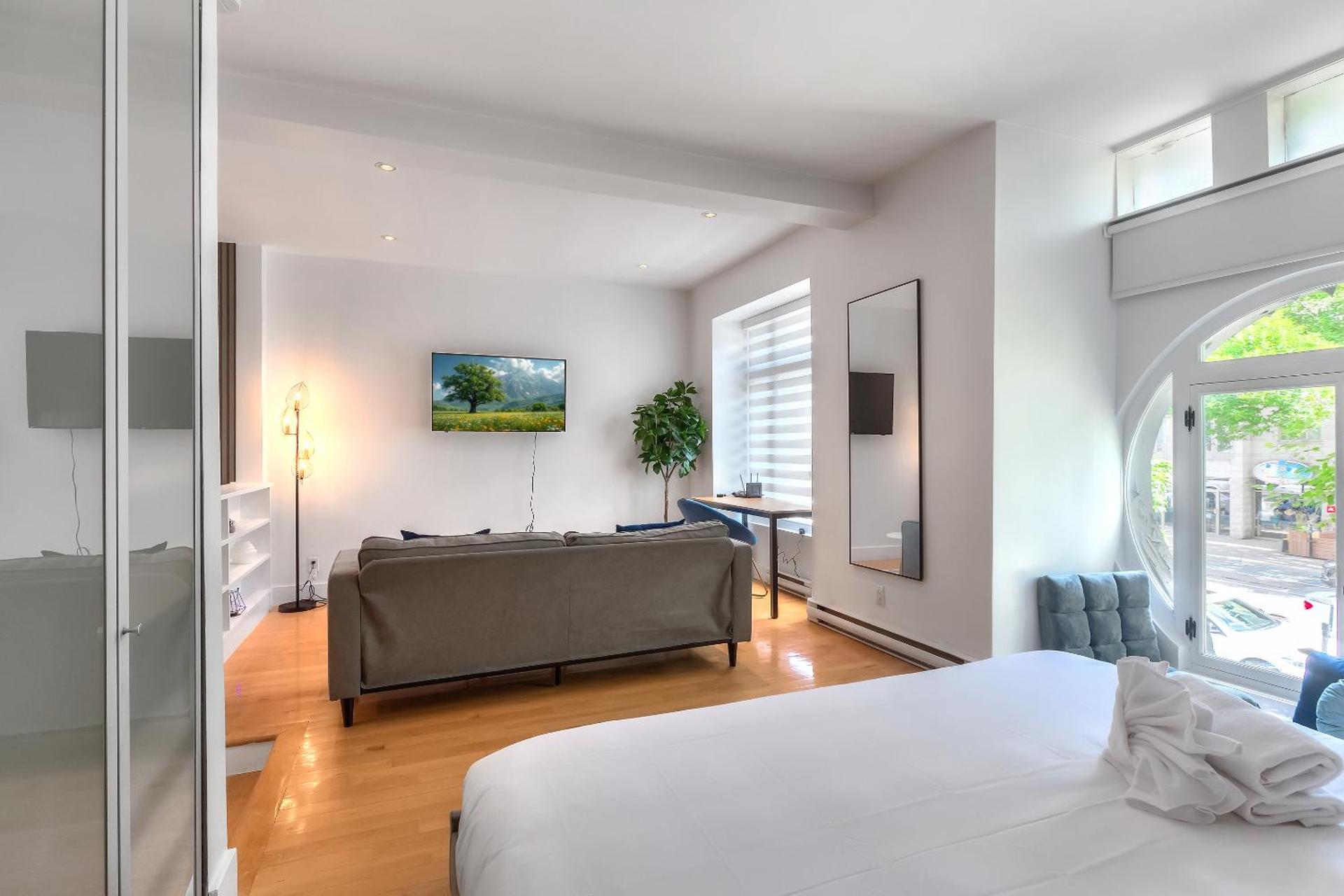 Take a break in a modern loft on Plateau-Mont-Royal