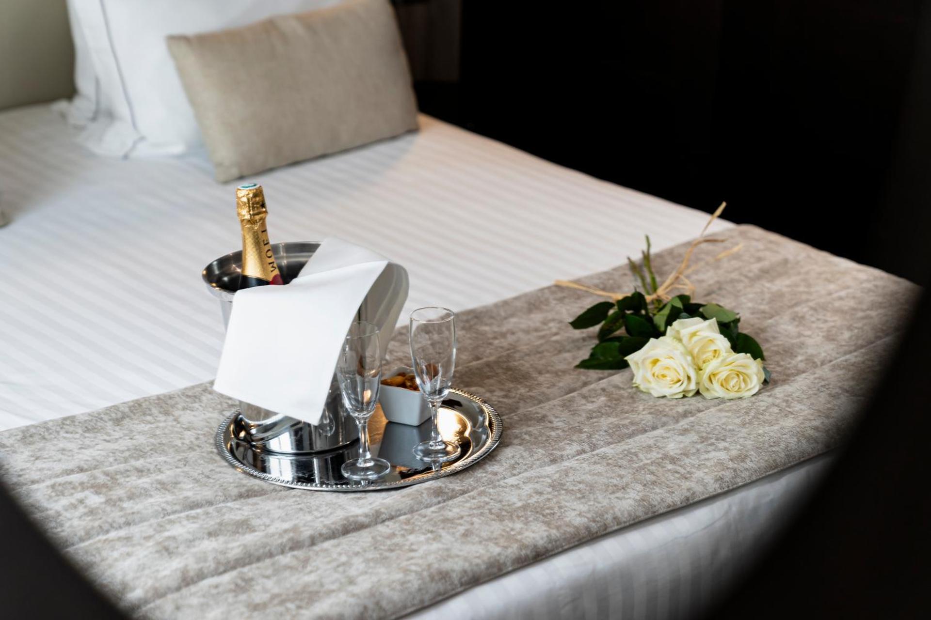 Hotel de la Paix Tour Eiffel