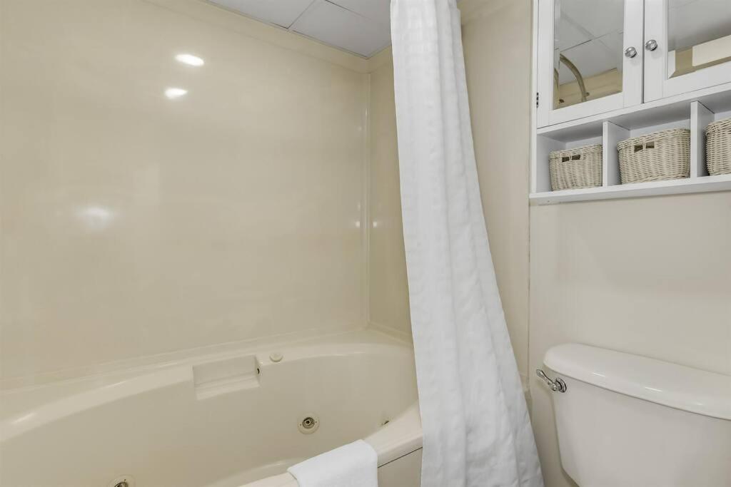 WINTER RATES! Ready Set and Relax, Oceanfront Suite w Jetted tub! B 1134