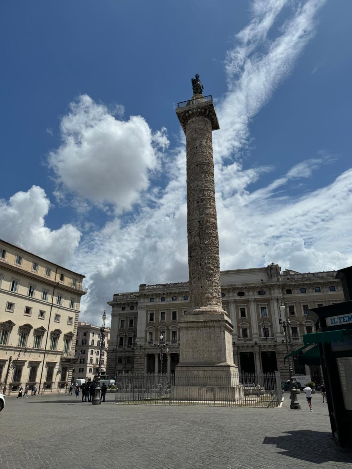 Maison Luxury Pantheon