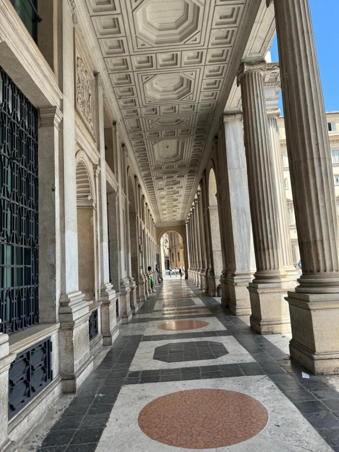 Maison Luxury Pantheon