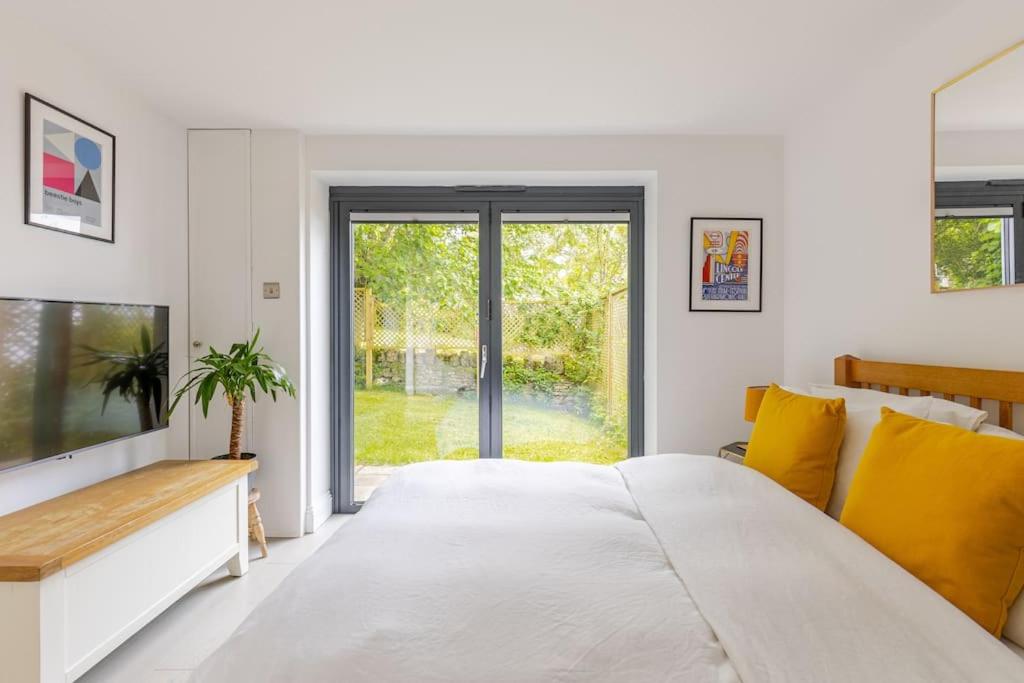 Cosy Cotswolds Retreat near Bath & Castle Combe