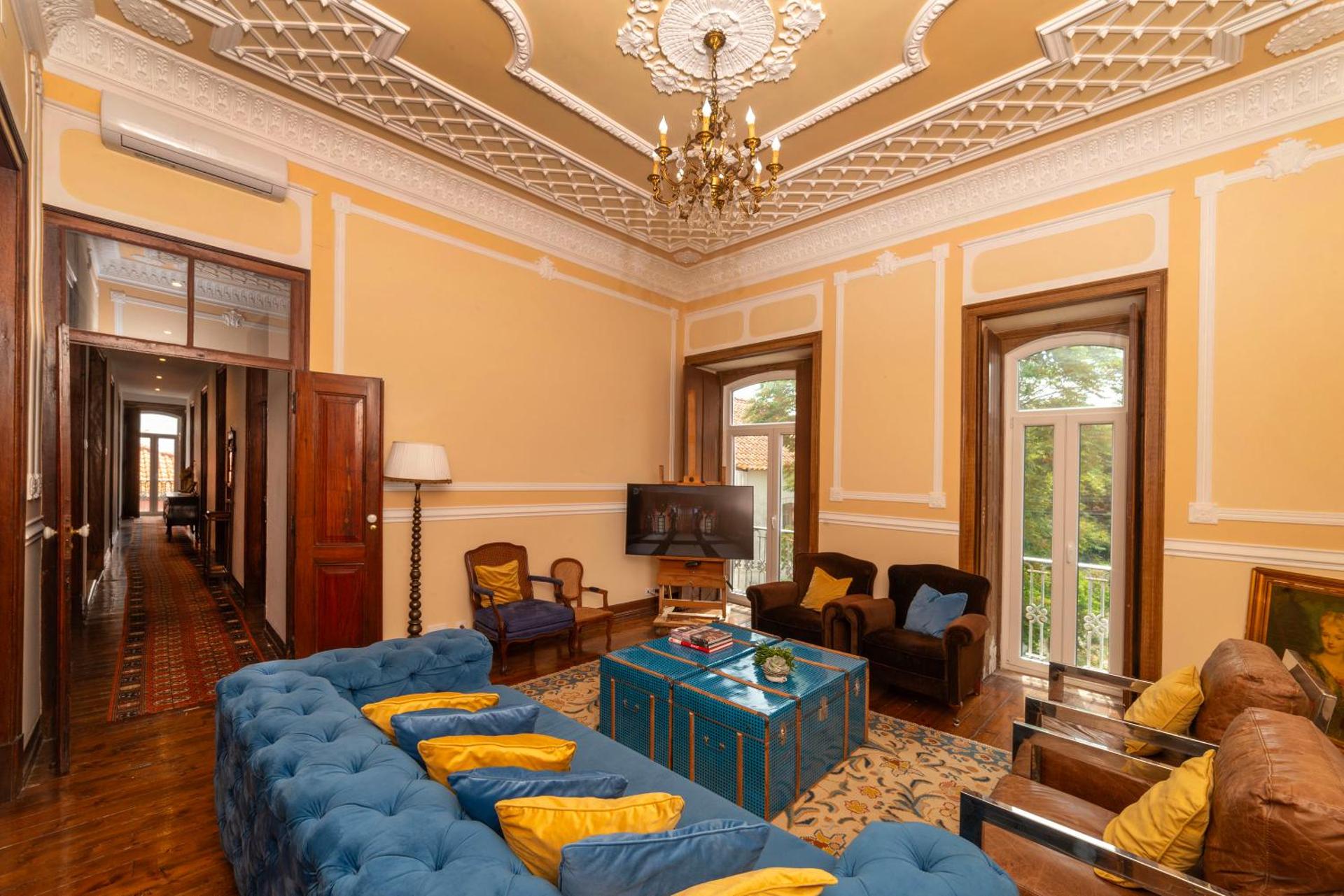 Communal lounge/ TV room