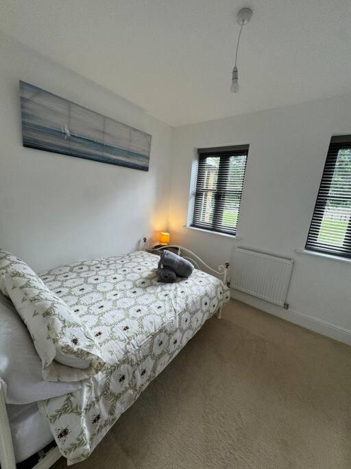 Church Court 2 Bed 55 Inch SKY TV Northampton Parking Contractor Accommodation