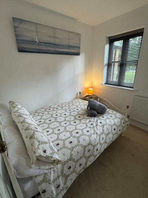 Church Court 2 Bed 55 Inch SKY TV Northampton Parking Contractor Accommodation