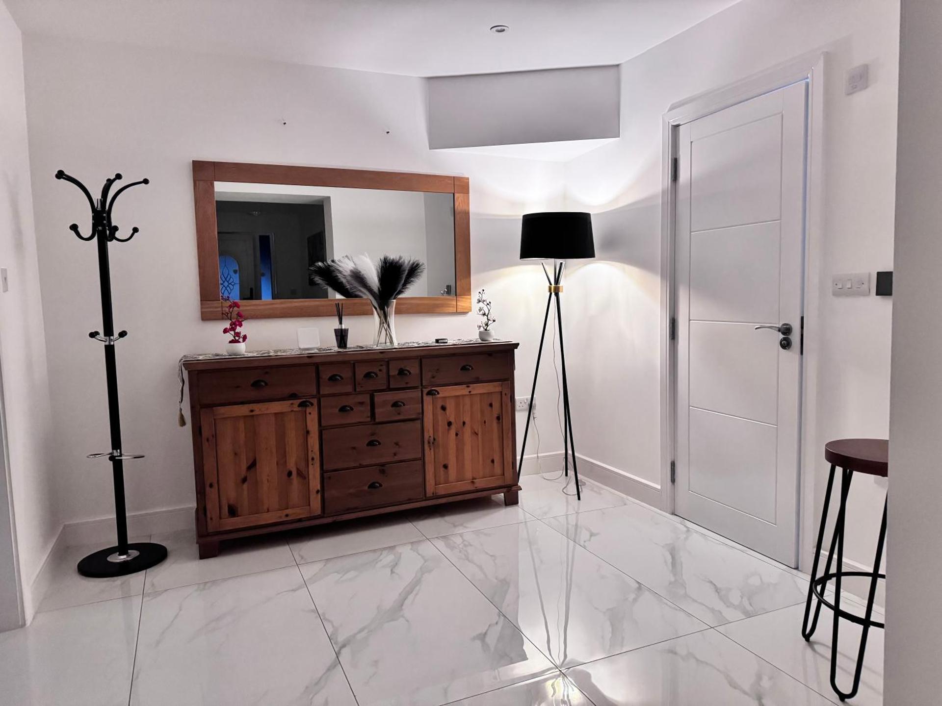 1 Orchard Farm Cottages Sleeps 10, Open plan Kitchen & Large Garden