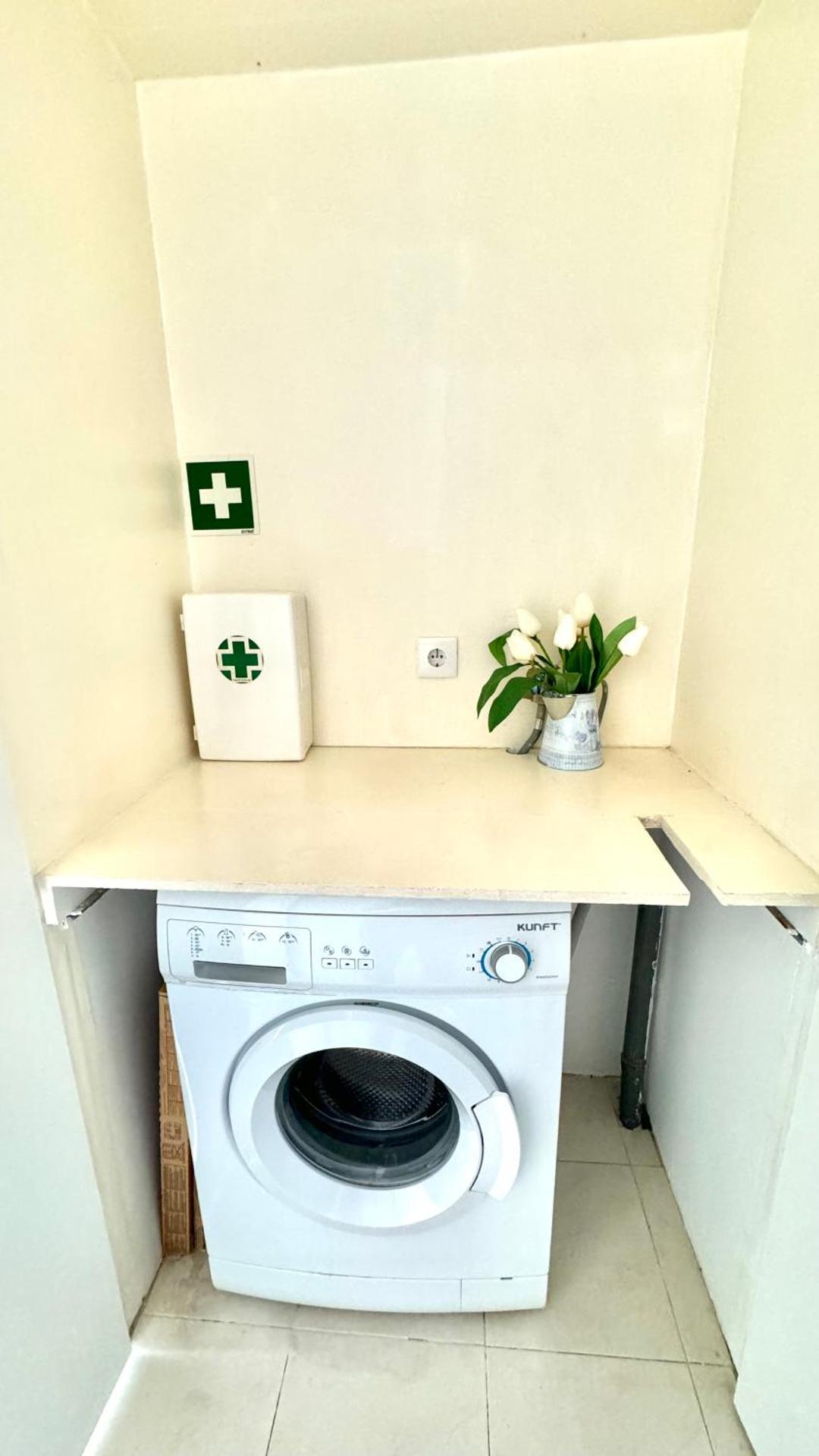 Praia da Rocha, 808 Tarik, Lovely Studio, Sea View, Air Conditioning, Free WI-FI, by IG