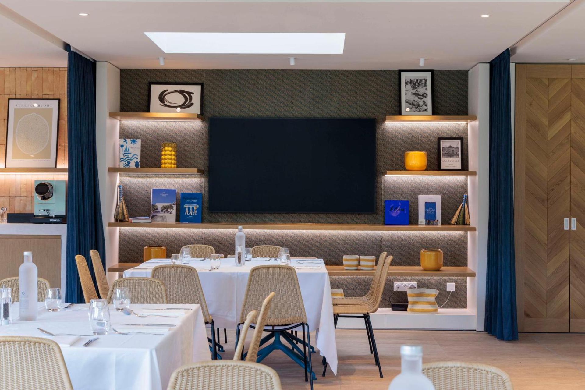 Meeting/conference room