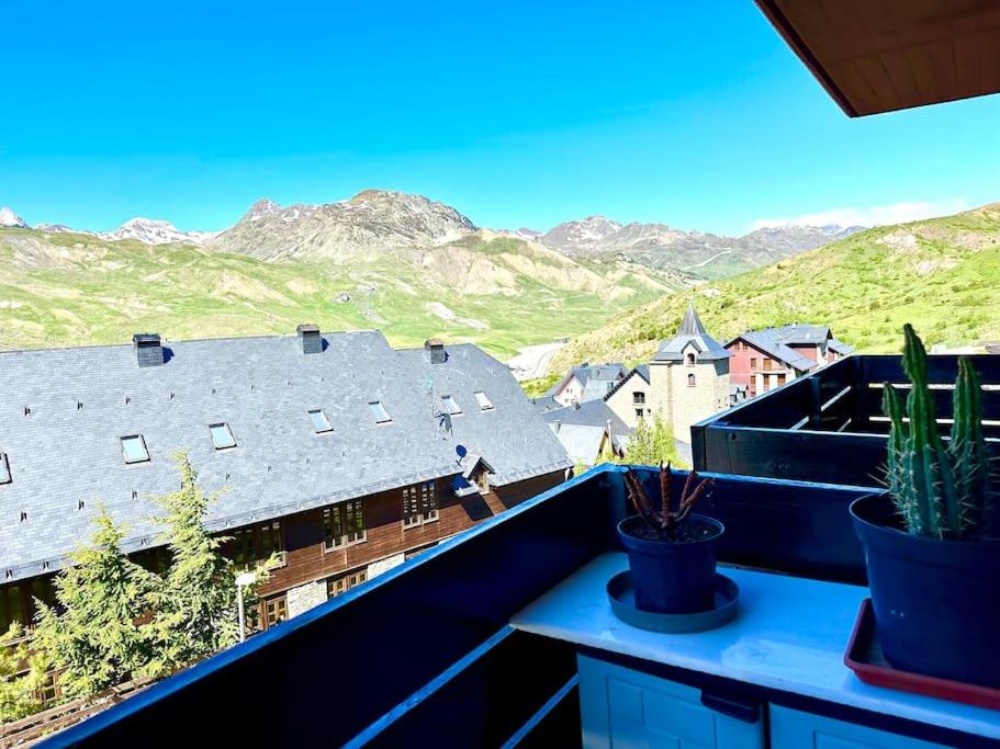 Mountain by Pirineos360 Garaje y mascotas