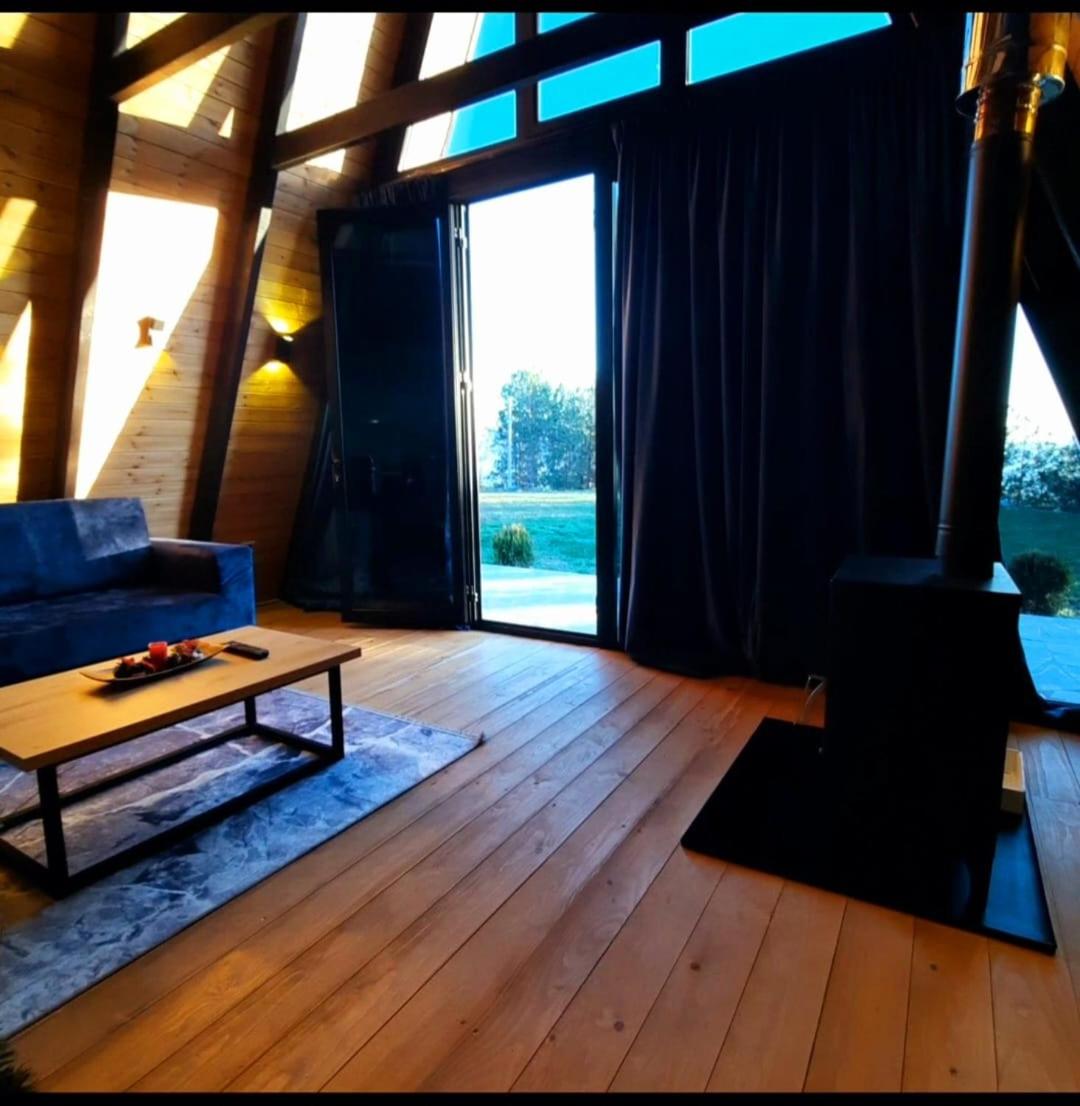 Vila Alpine Arlon Gjinar