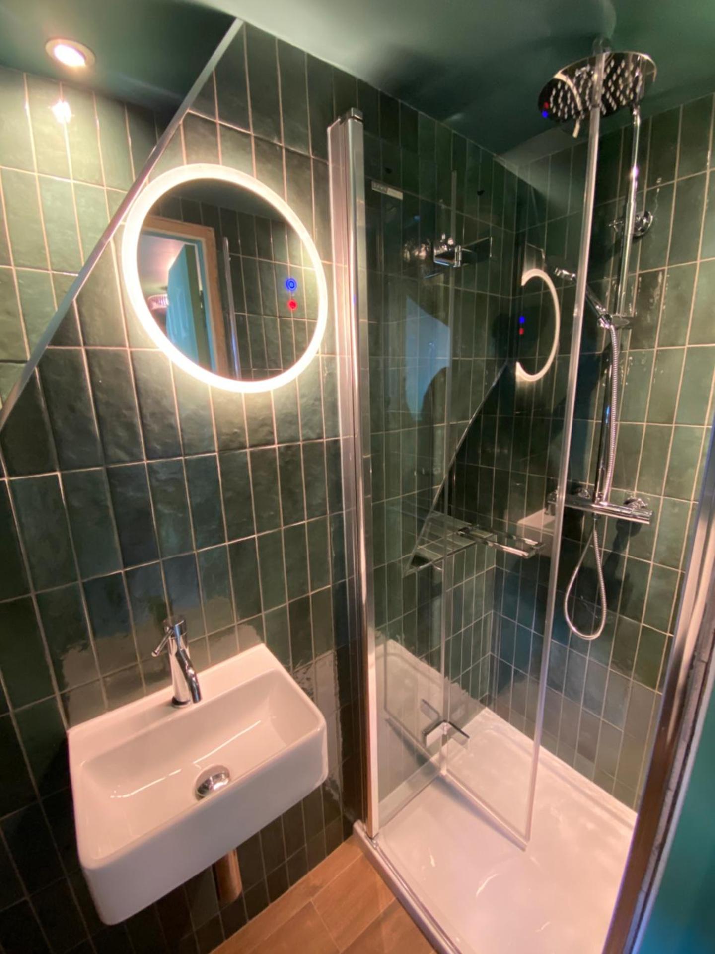 ROOMS AT THE QUAYSIDE - stylish en-suite rooms on Poole Quay all fully refurbed