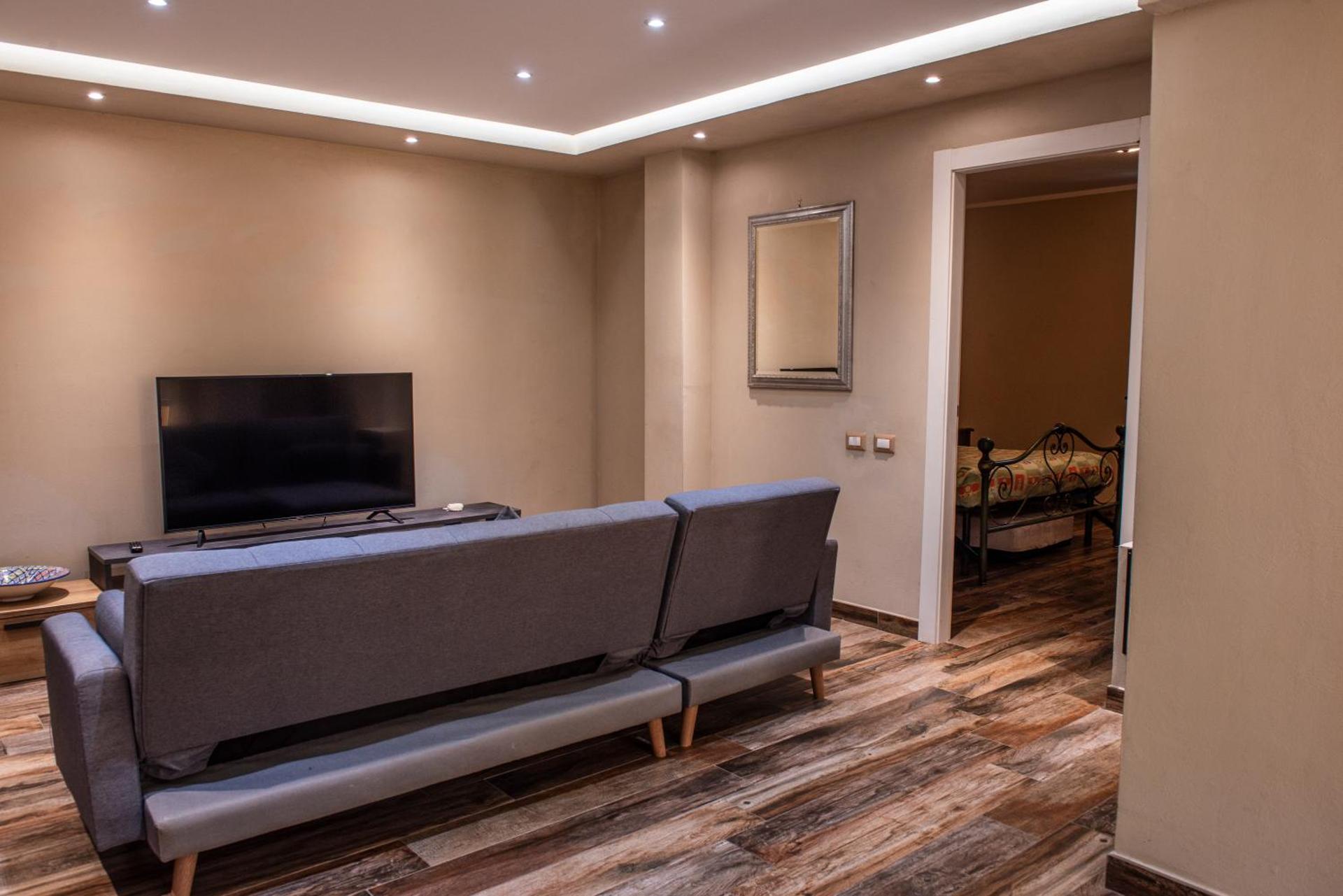 Communal lounge/ TV room