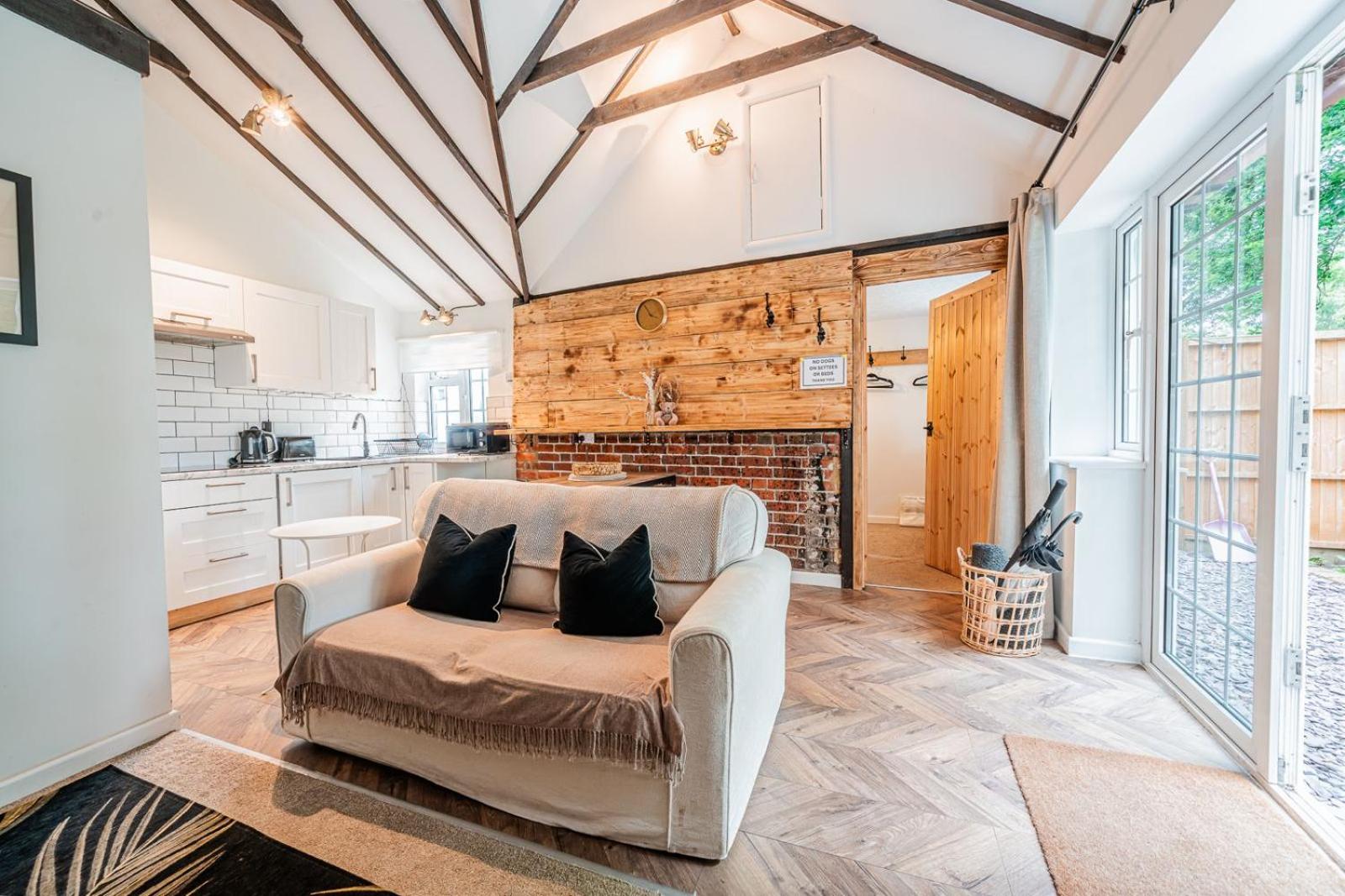 Hot Tub hideaway! New Forest