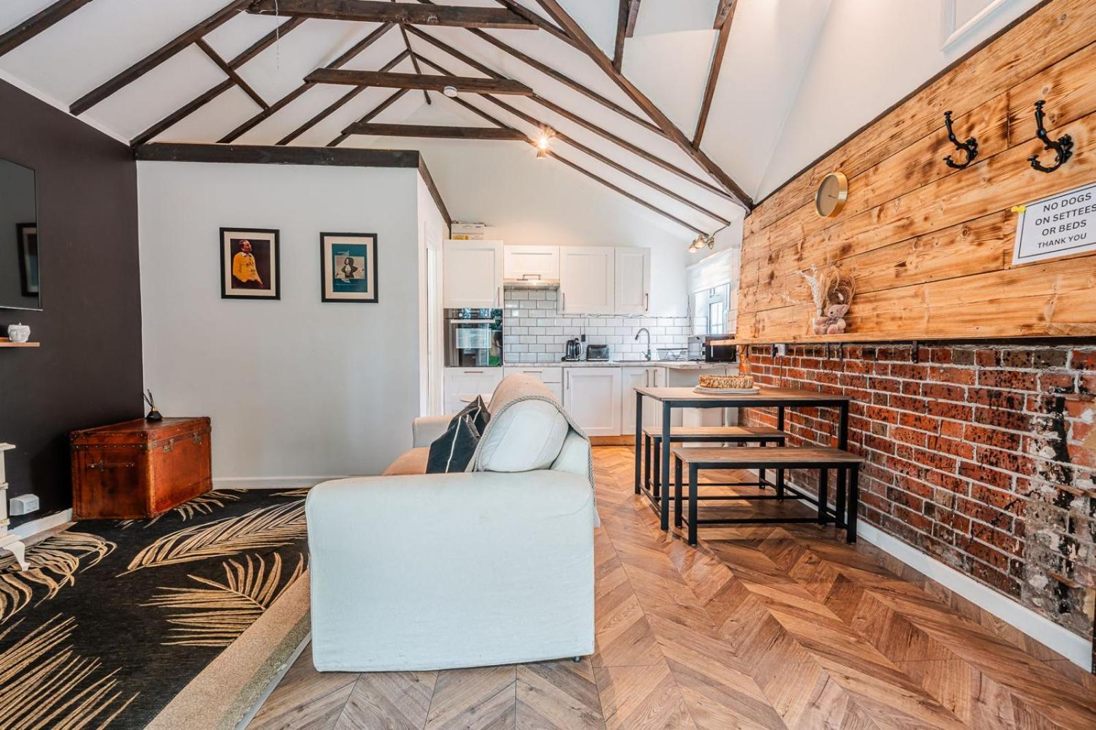 Hot Tub hideaway! New Forest