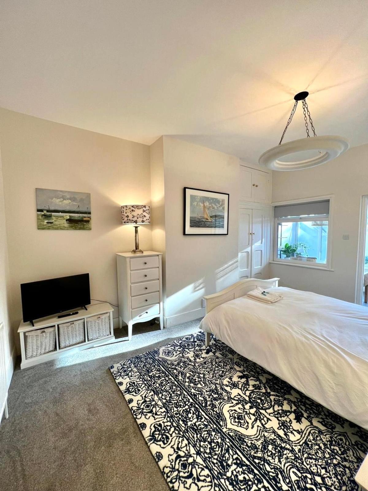 Cosy Ground Floor Apartment