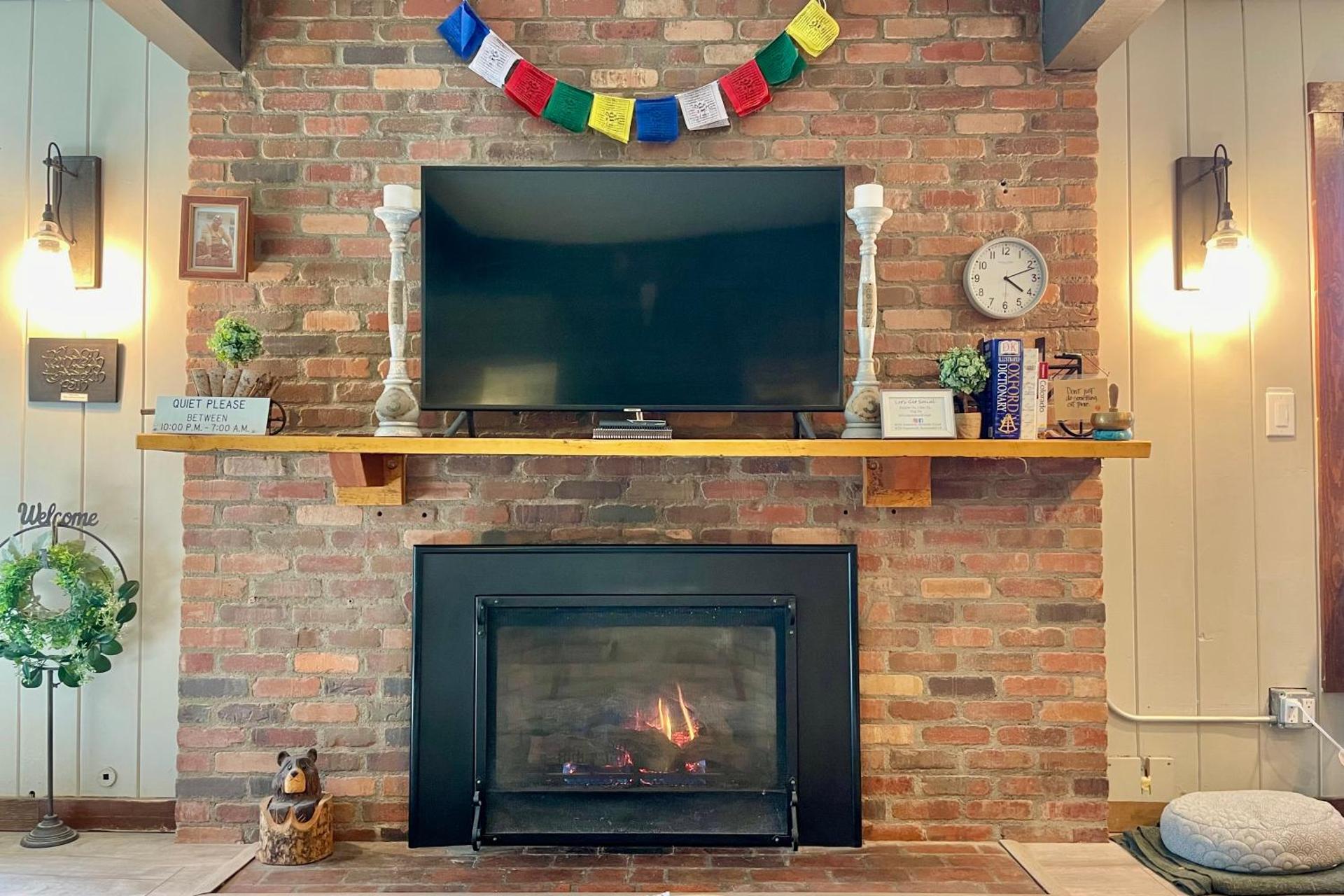 Communal lounge/ TV room