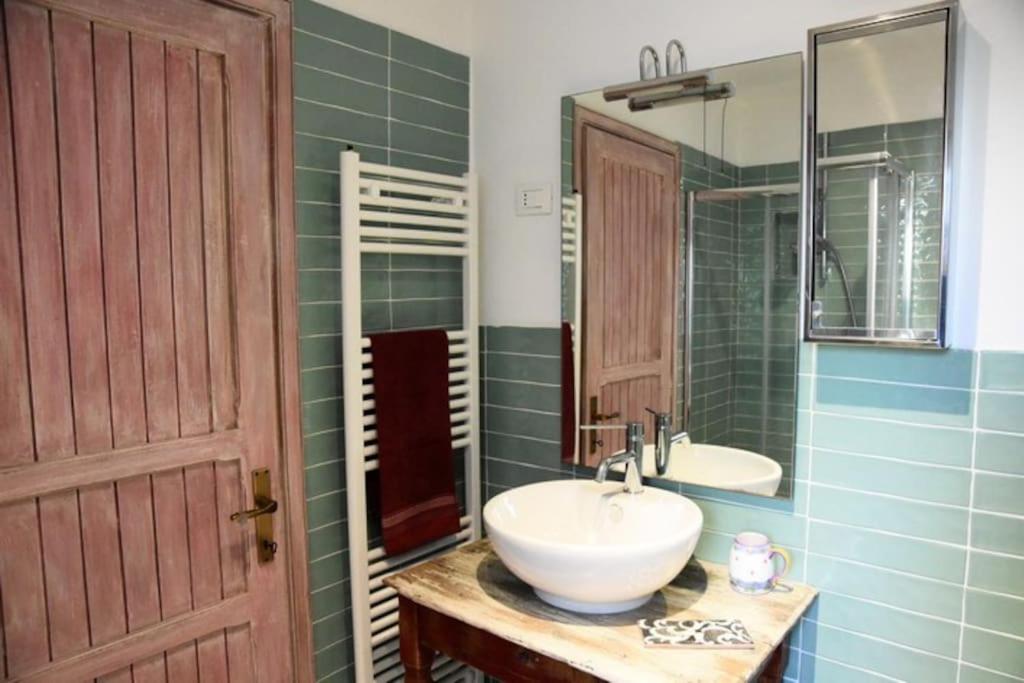 Casa Iride, appartamento con grazioso giardino