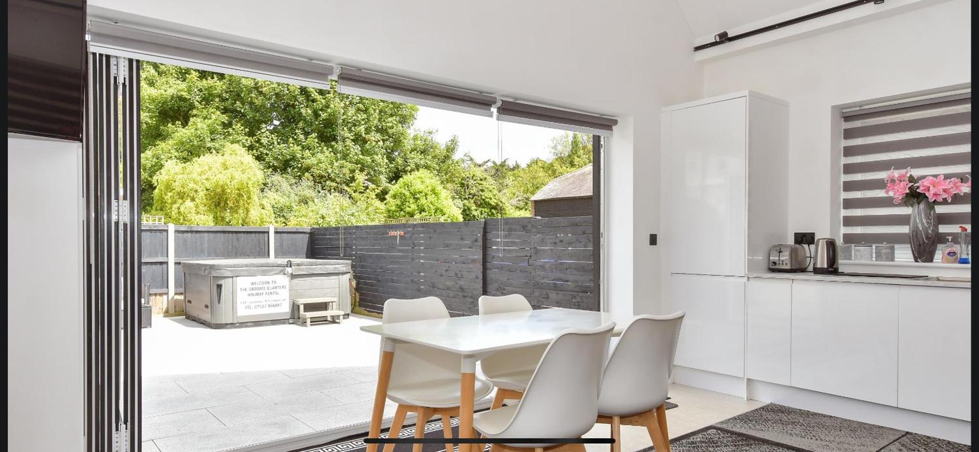 Luxurious oasis relax 32c pool, jacuzzi games bar