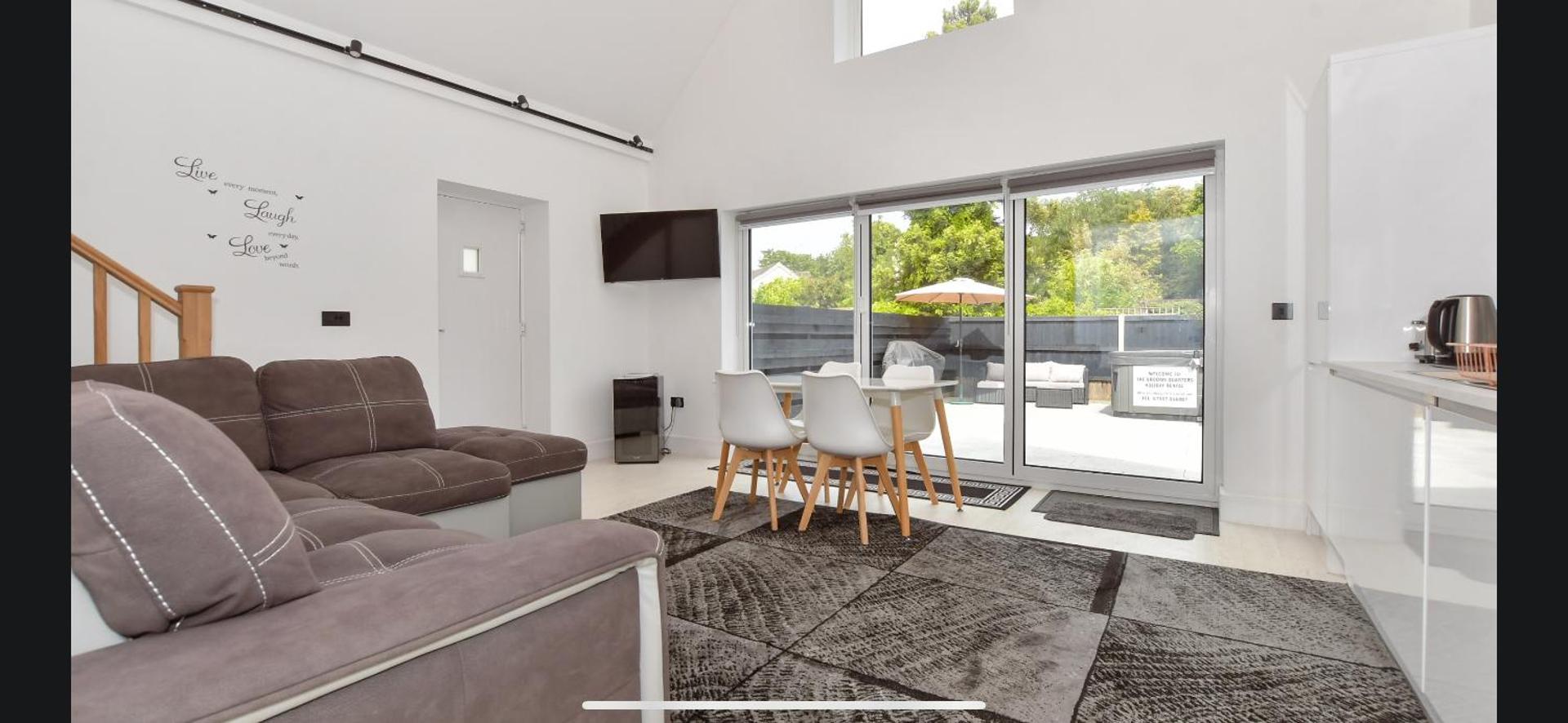 Luxurious oasis relax 32c pool, jacuzzi games bar