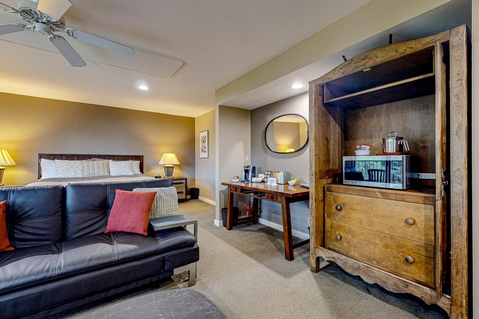 Rosario Road Condo - B