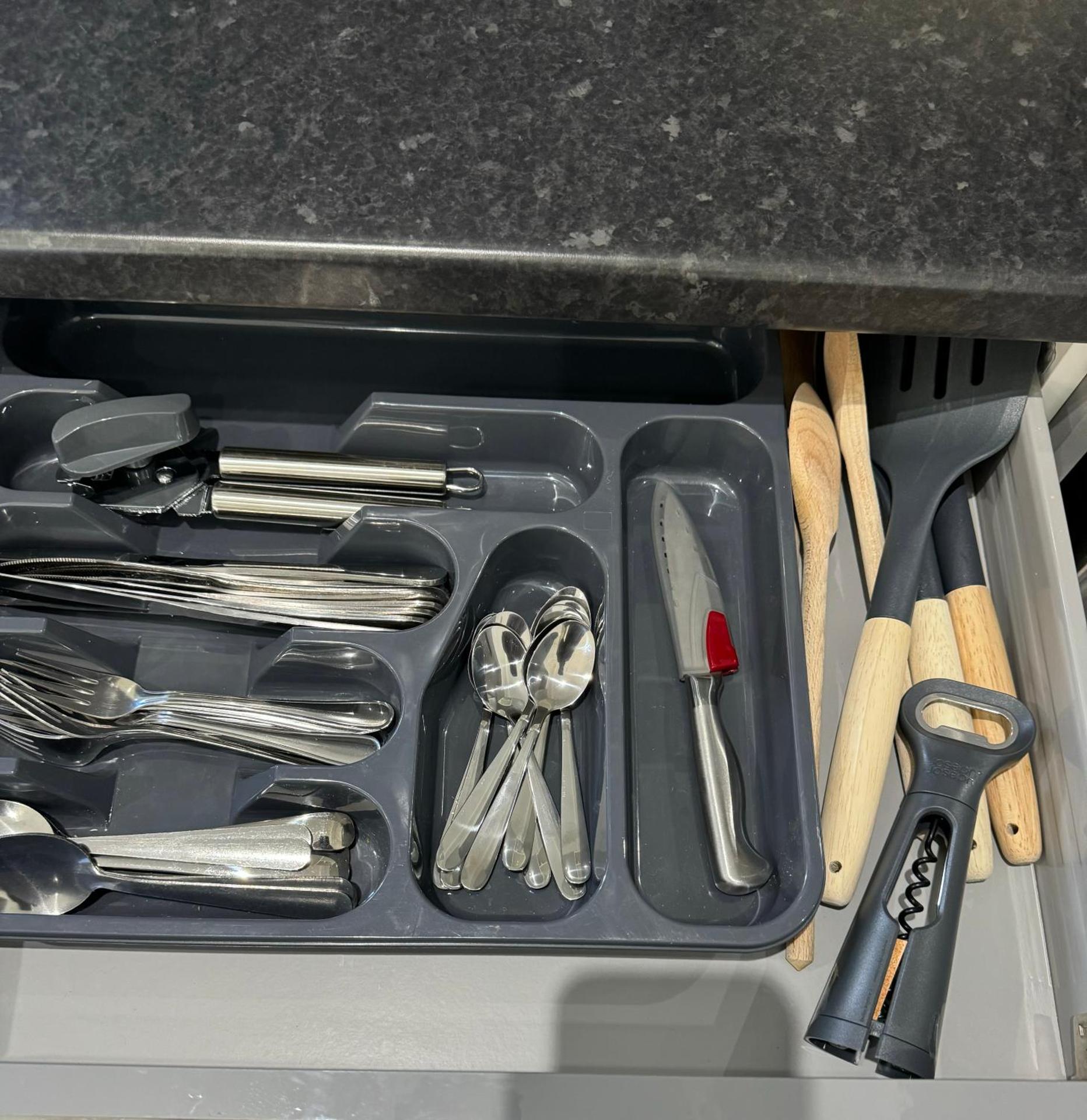 Cosy 4 bedroom holiday let Stevenage 22mins from London on the train