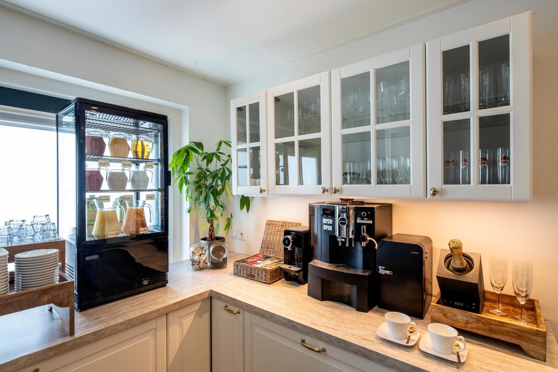 Coffee/tea facilities