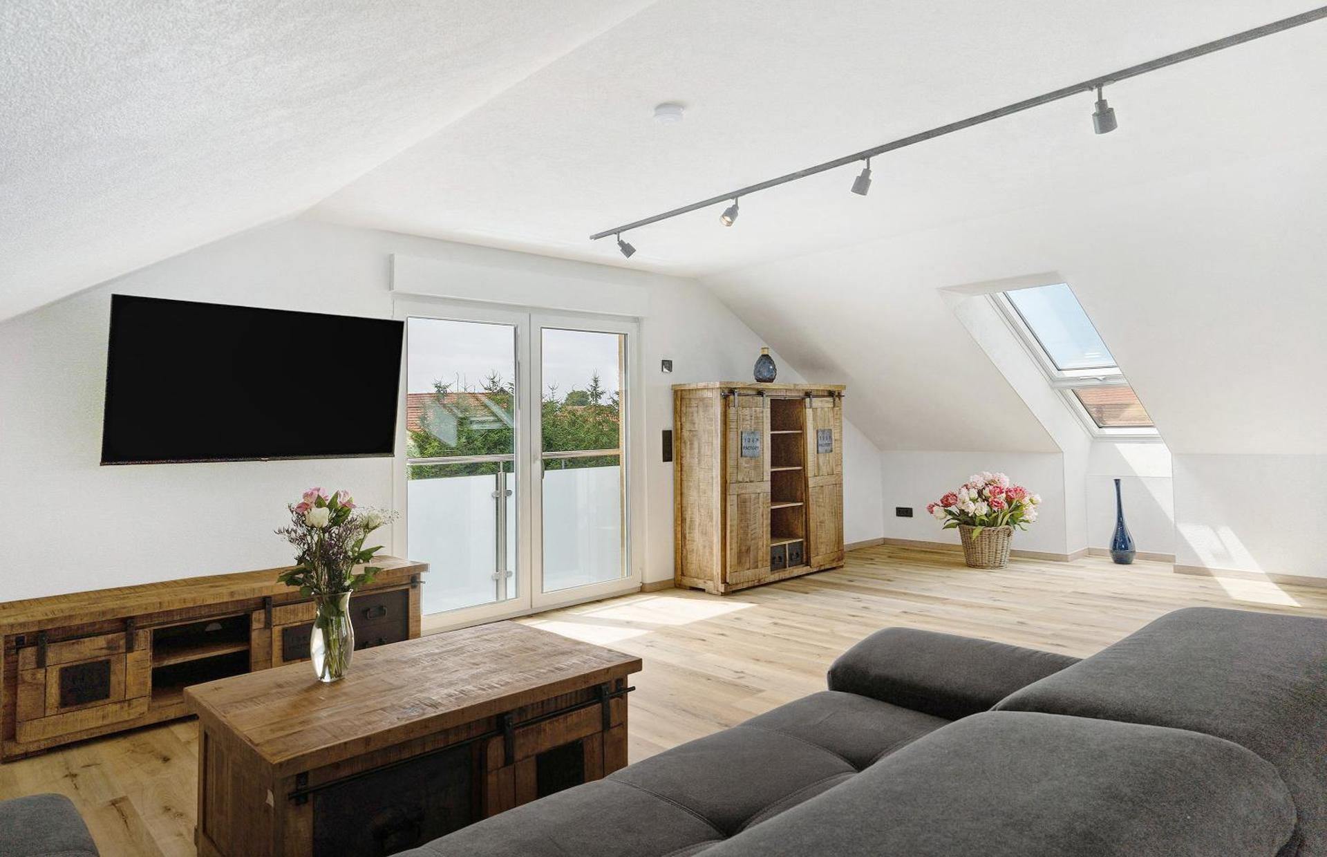 Moderne offene Dachgeschoßwohnung