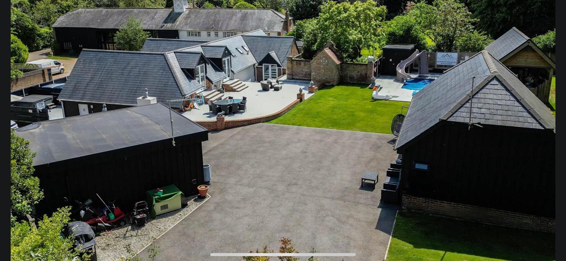 Luxurious oasis relax 32c pool, jacuzzi games bar