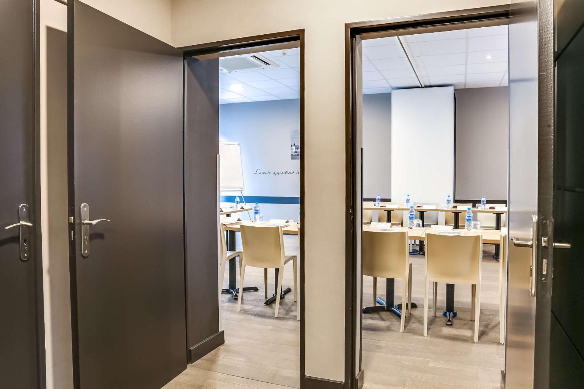 Meeting/conference room